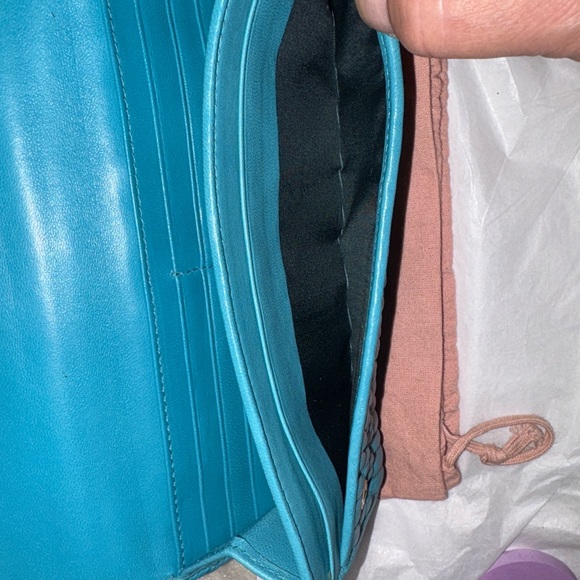 Miu Miu Turquoise Wallet with Kiss lock. - Picture 9 of 14